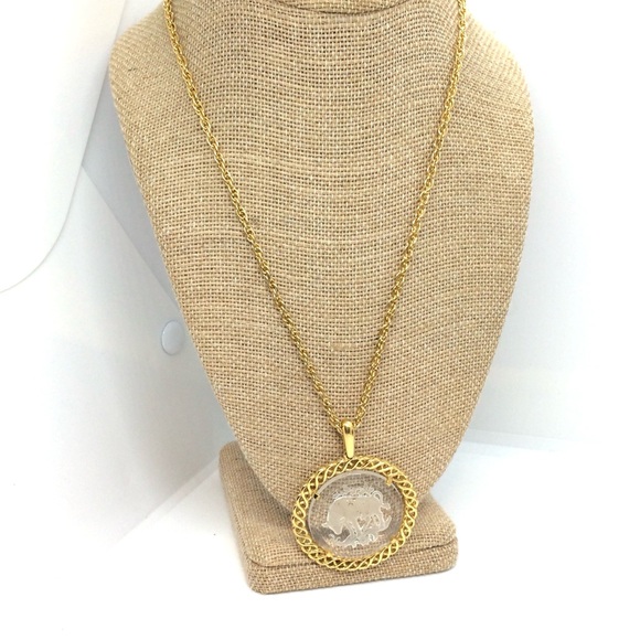 VINTAGE CROWN TRIFARI TAURUS ZODIAC MEDALLION NECKLACE GOLD TONE ASTROLOGY - Picture 13 of 15